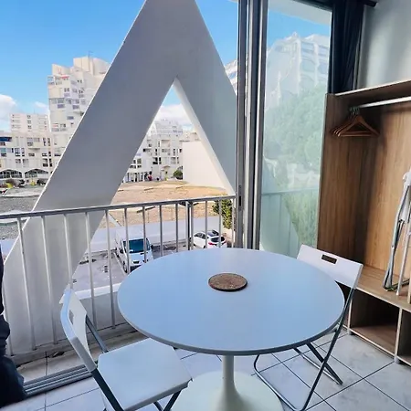 La Cachette 70 Et 139 *