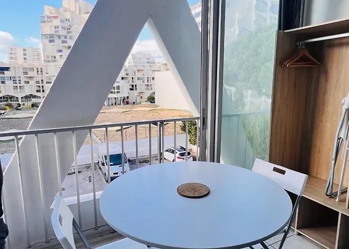 La Cachette 70 Et 139 *