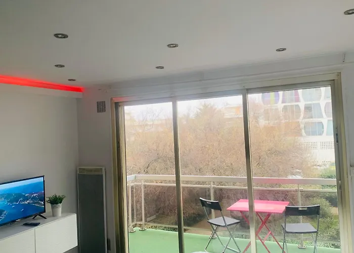 La Cachette 70 Et 139 *